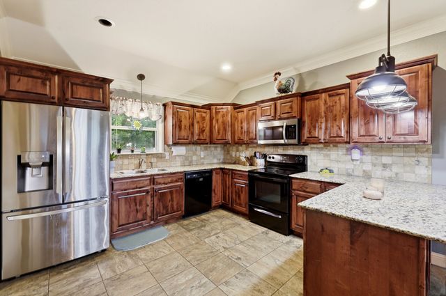 605 Penny Lane, Lindale, TX 75771
