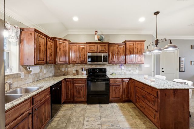 605 Penny Lane, Lindale, TX 75771
