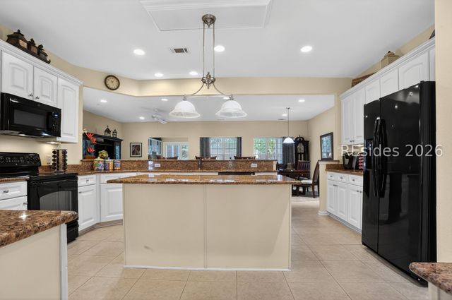 6 Raven Glass Ln, Bluffton, SC 29909
