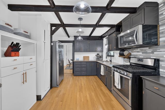 58 Grove St, Lynnfield, MA 01940