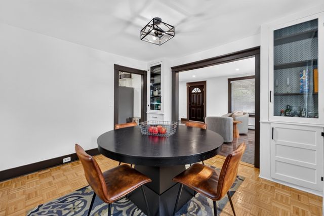 58 Grove St, Lynnfield, MA 01940