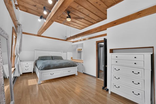 58 Grove St, Lynnfield, MA 01940