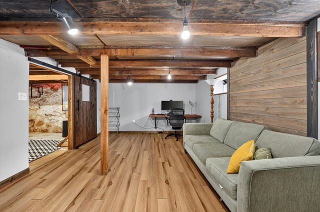 58 Grove St, Lynnfield, MA 01940