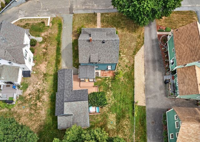 58 Grove St, Lynnfield, MA 01940