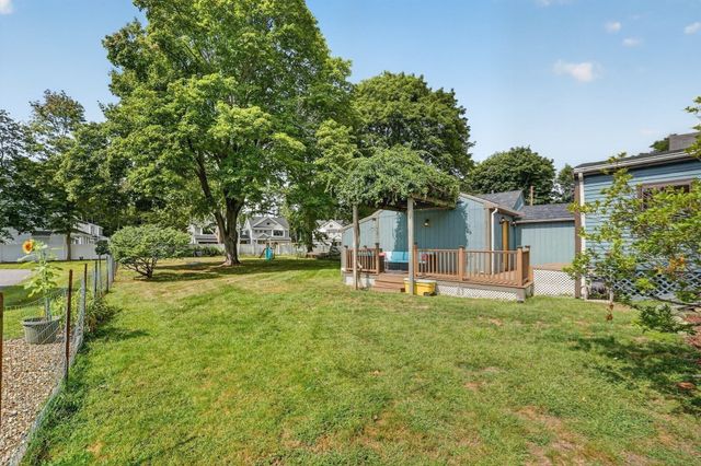 58 Grove St, Lynnfield, MA 01940