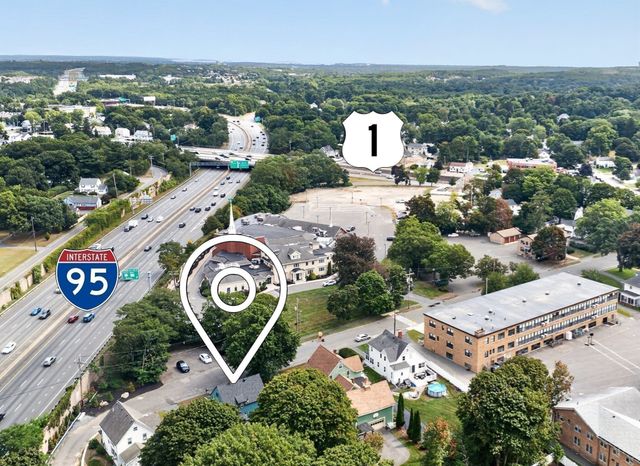 58 Grove St, Lynnfield, MA 01940