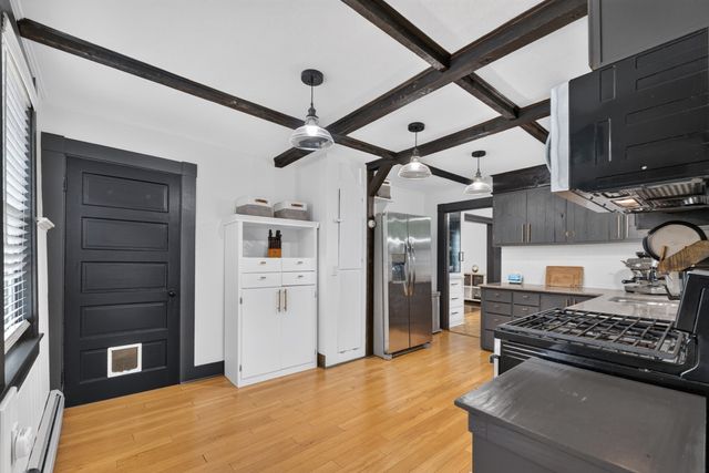 58 Grove St, Lynnfield, MA 01940
