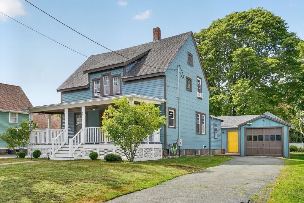 58 Grove St, Lynnfield, MA 01940