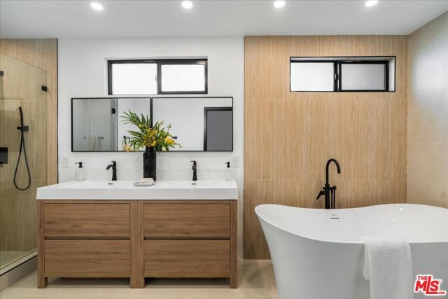 3873 Royal Woods Drive, Sherman Oaks, CA 91403