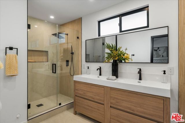 3873 Royal Woods Drive, Sherman Oaks, CA 91403