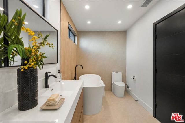 3873 Royal Woods Drive, Sherman Oaks, CA 91403