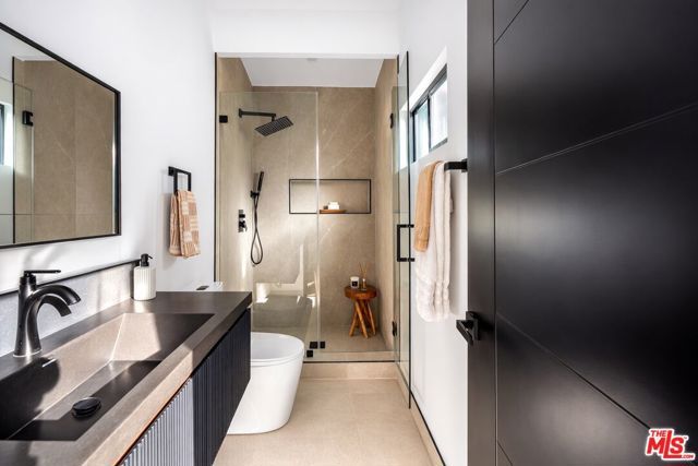 3873 Royal Woods Drive, Sherman Oaks, CA 91403