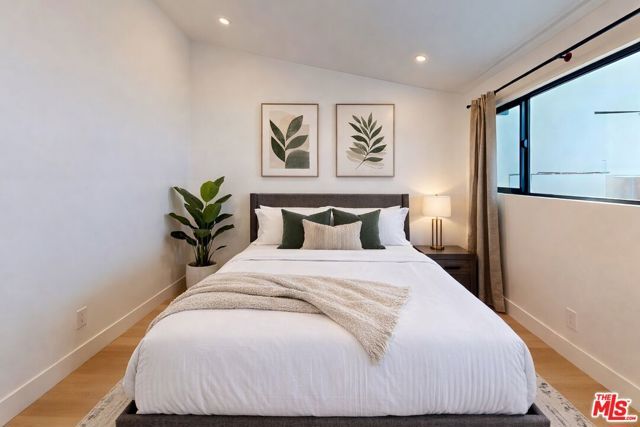 3873 Royal Woods Drive, Sherman Oaks, CA 91403