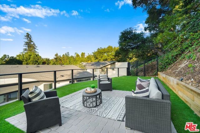 3873 Royal Woods Drive, Sherman Oaks, CA 91403