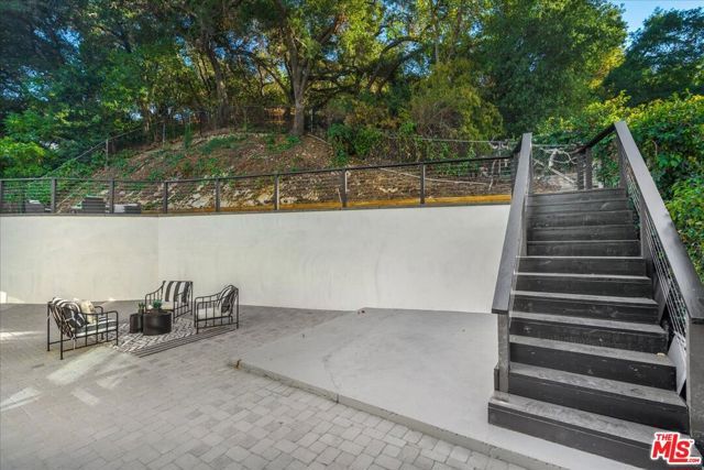 3873 Royal Woods Drive, Sherman Oaks, CA 91403