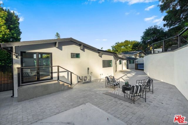 3873 Royal Woods Drive, Sherman Oaks, CA 91403