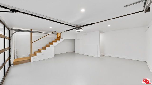 3873 Royal Woods Drive, Sherman Oaks, CA 91403