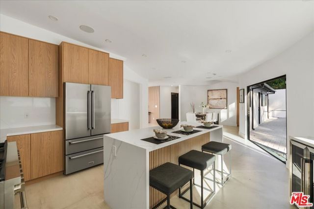 3873 Royal Woods Drive, Sherman Oaks, CA 91403