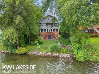 6420 COMMERCE Road, West Bloomfield Twp, MI 48324