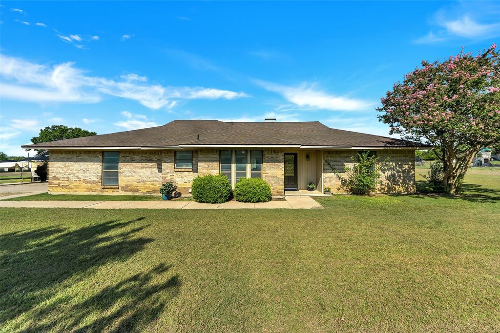 6731 Canyon Road, Sanger, TX 76266