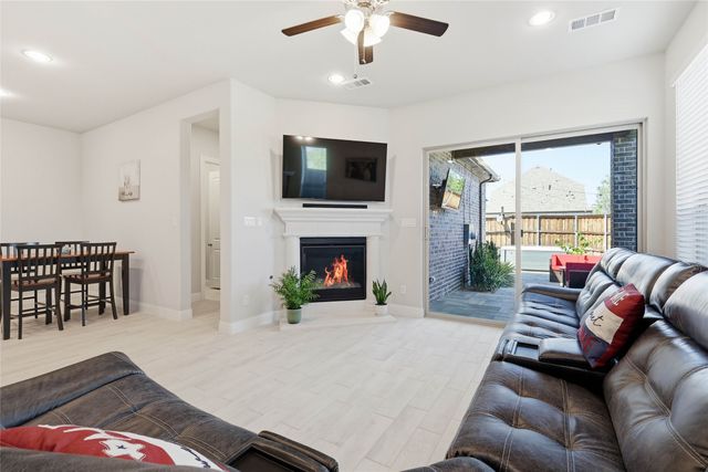 2200 7th Avenue, Flower Mound, TX 75028