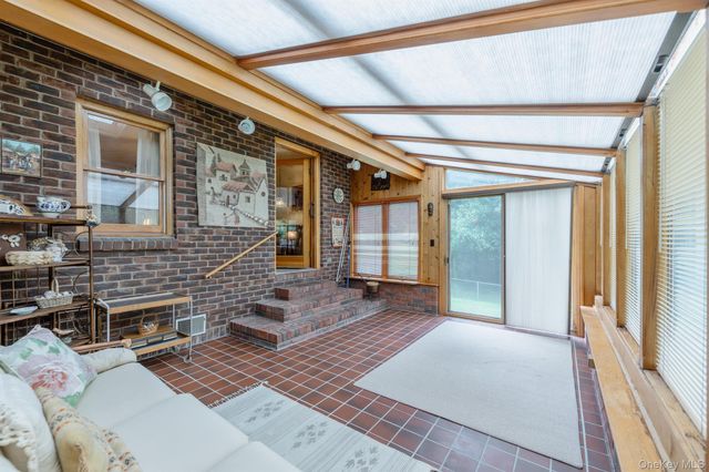 207 Horton Lane, Port Ewen, NY 12429