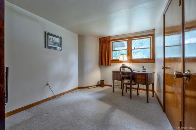 207 Horton Lane, Port Ewen, NY 12429
