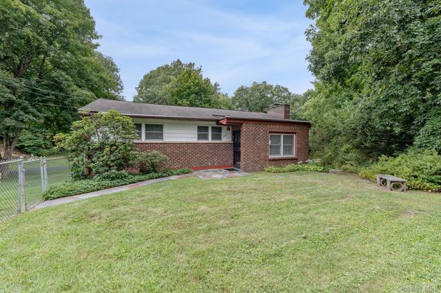 207 Horton Lane, Port Ewen, NY 12429