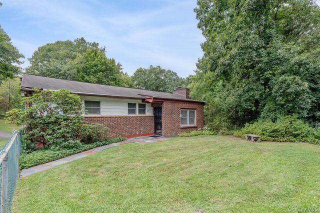 207 Horton Lane, Port Ewen, NY 12429