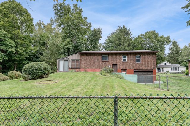 207 Horton Lane, Port Ewen, NY 12429