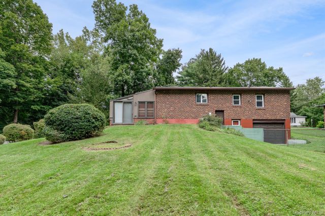 207 Horton Lane, Port Ewen, NY 12429