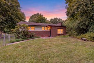 207 Horton Lane, Port Ewen, NY 12429