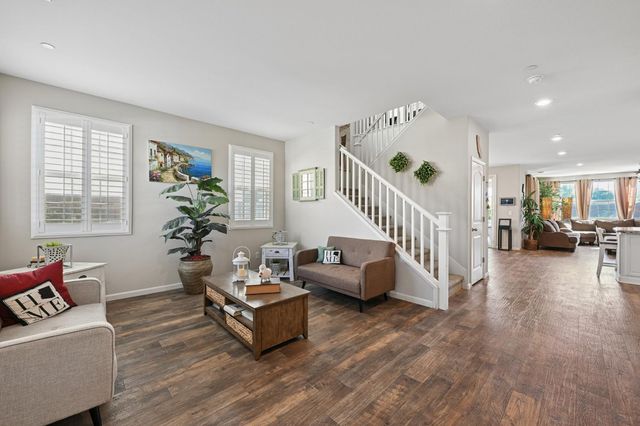 5081 Maestro Way, Roseville, CA 95747