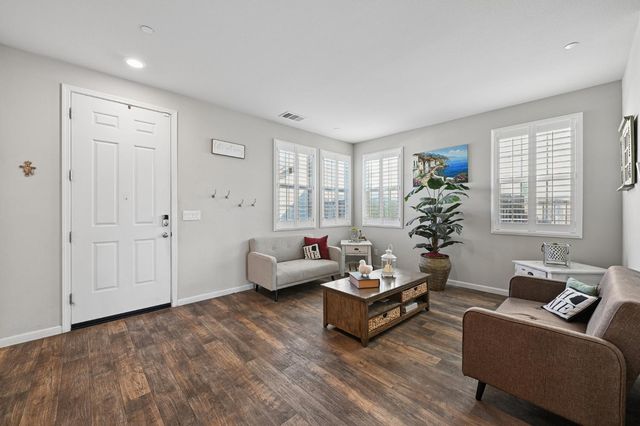 5081 Maestro Way, Roseville, CA 95747
