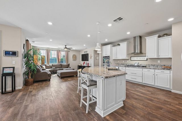 5081 Maestro Way, Roseville, CA 95747