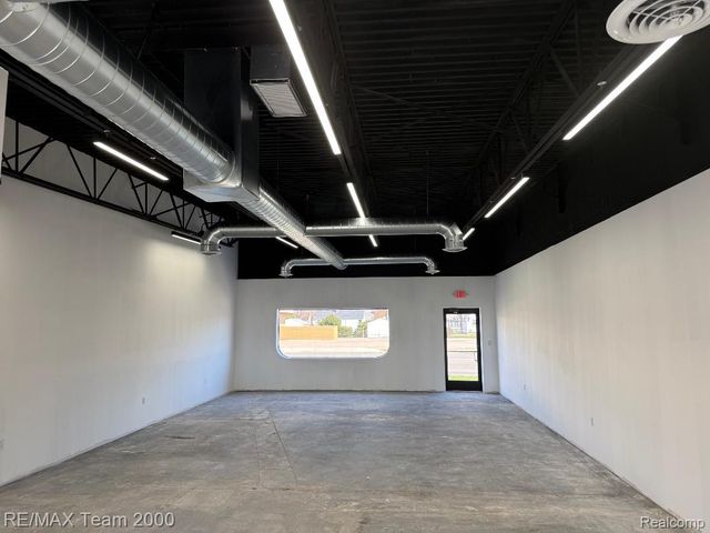 13635 Northline Road, Southgate, MI 48195