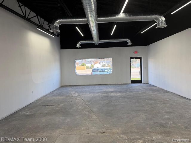 13635 Northline Road, Southgate, MI 48195