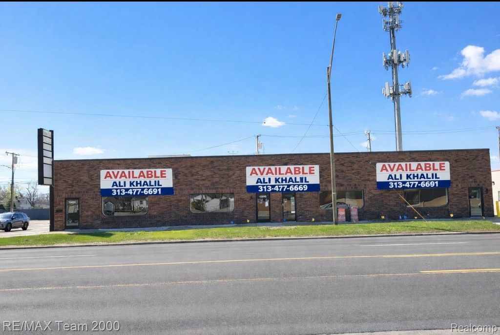 13635 Northline Road, Southgate, MI 48195