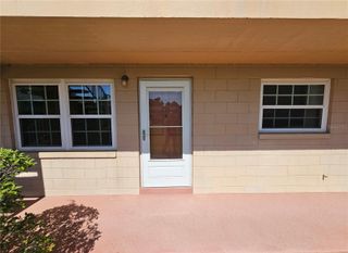 1100 E CAROLINE STREET 123, Tavares, FL 32778