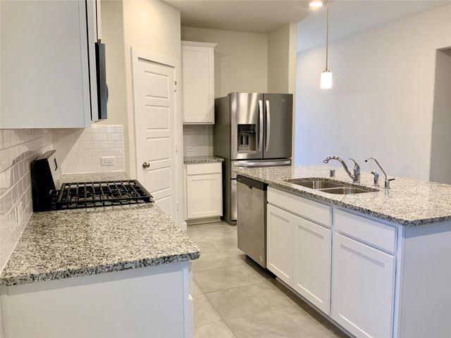 8606 Lake Groove Lane, Baytown, TX 77523