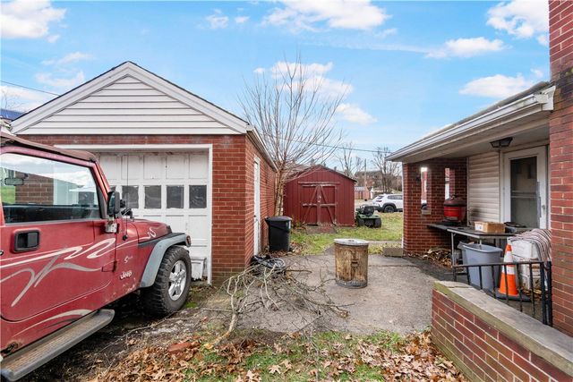 500 Thompson Ave, Clairton, PA 15025