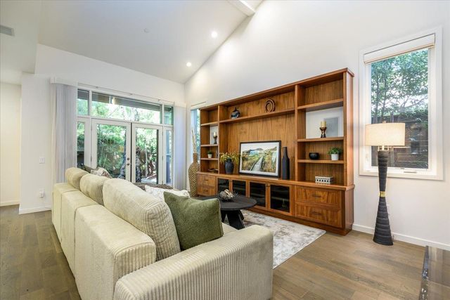 6 Barneson Avenue, San Mateo, CA 94402