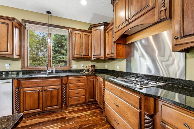 18658 Ponderosa Court, Eden Prairie, MN 55347