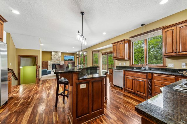 18658 Ponderosa Court, Eden Prairie, MN 55347