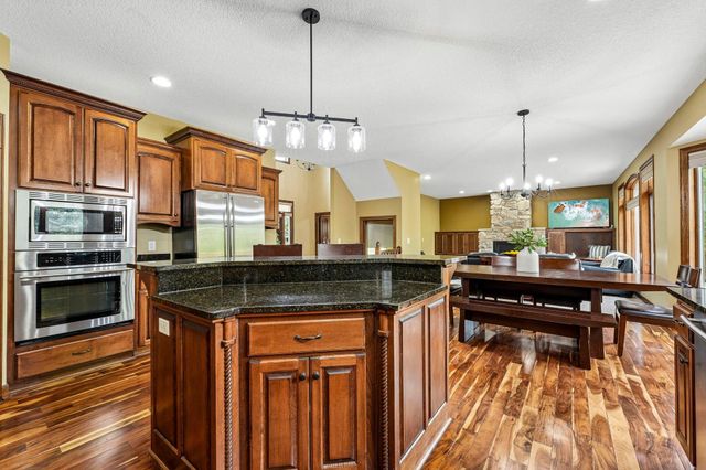 18658 Ponderosa Court, Eden Prairie, MN 55347