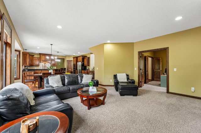 18658 Ponderosa Court, Eden Prairie, MN 55347
