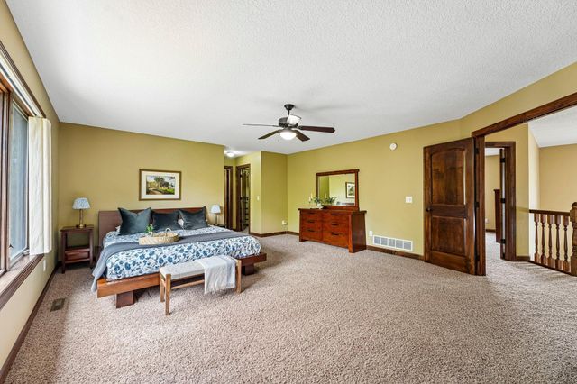 18658 Ponderosa Court, Eden Prairie, MN 55347