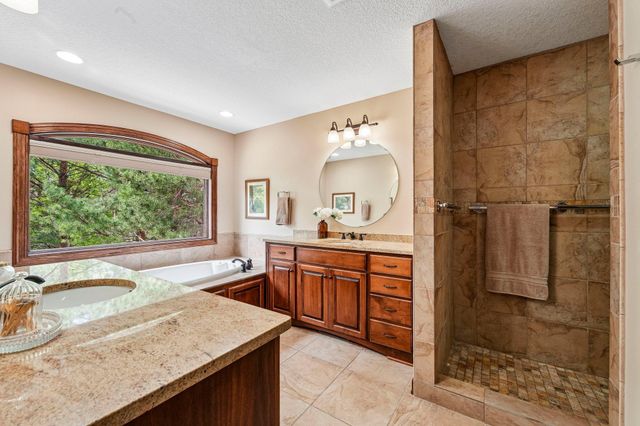 18658 Ponderosa Court, Eden Prairie, MN 55347