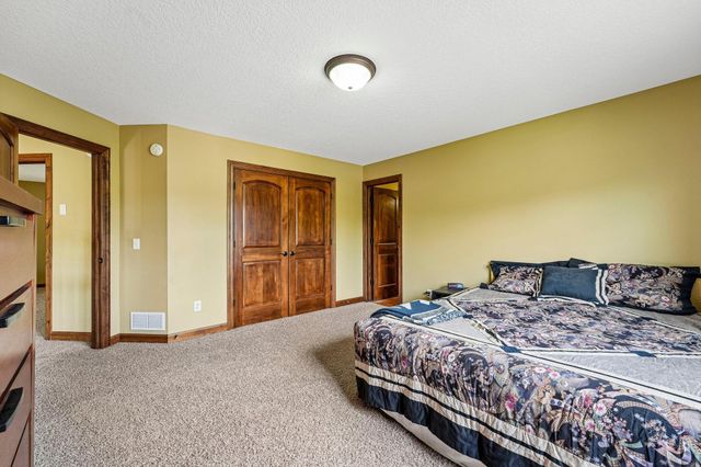 18658 Ponderosa Court, Eden Prairie, MN 55347