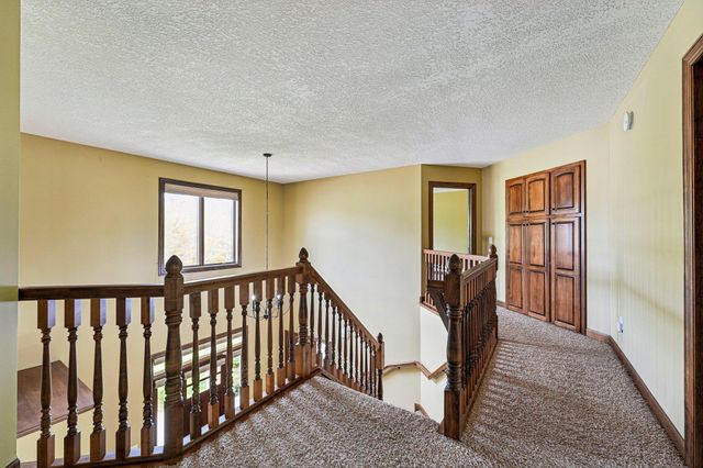 18658 Ponderosa Court, Eden Prairie, MN 55347